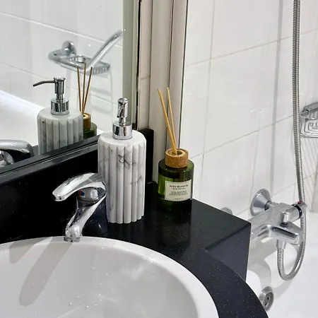 Heron Gate Comfort, Park And Pillow * Cork