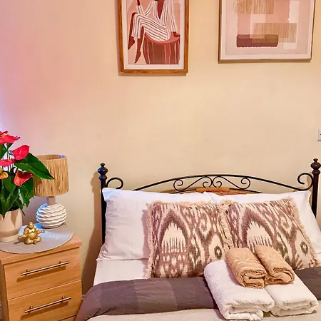 Heron Gate Comfort, Park And Pillow Alloggio in famiglia